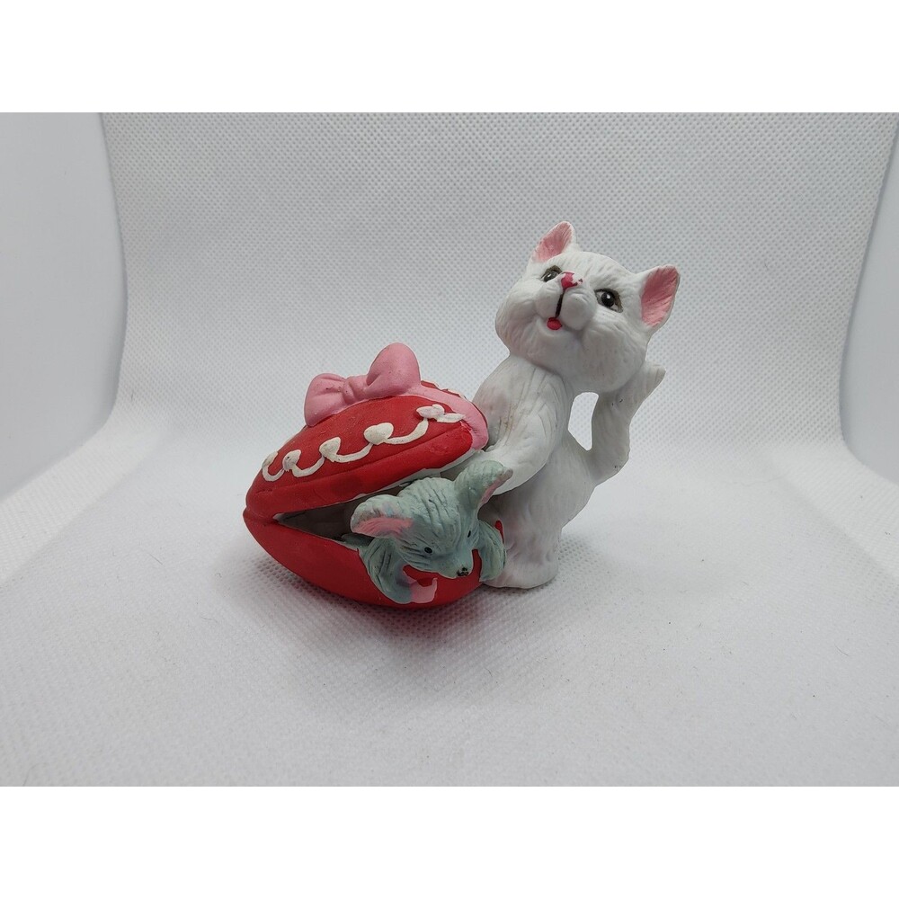 Cat And Mouse Heart Knick-knack